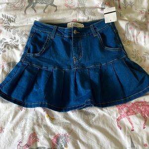 Dark blue navy skirt with built in shorts